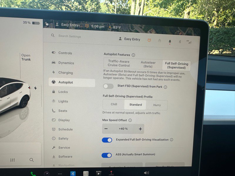 Used 2025 Tesla Model Y Long Range image 44