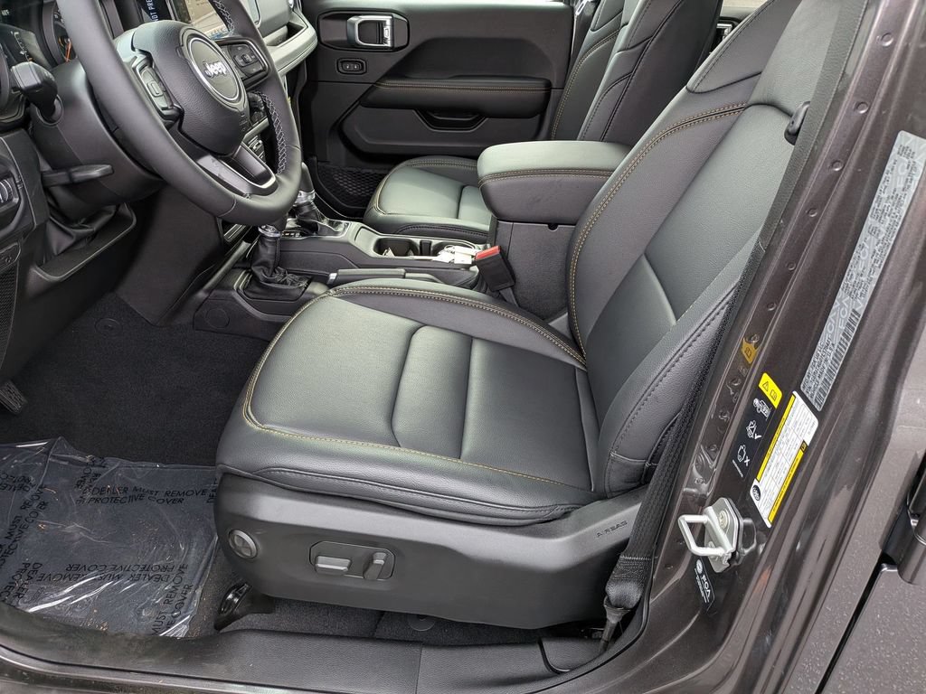 New 2026 Jeep Gladiator Sport AWD/4WD image 12