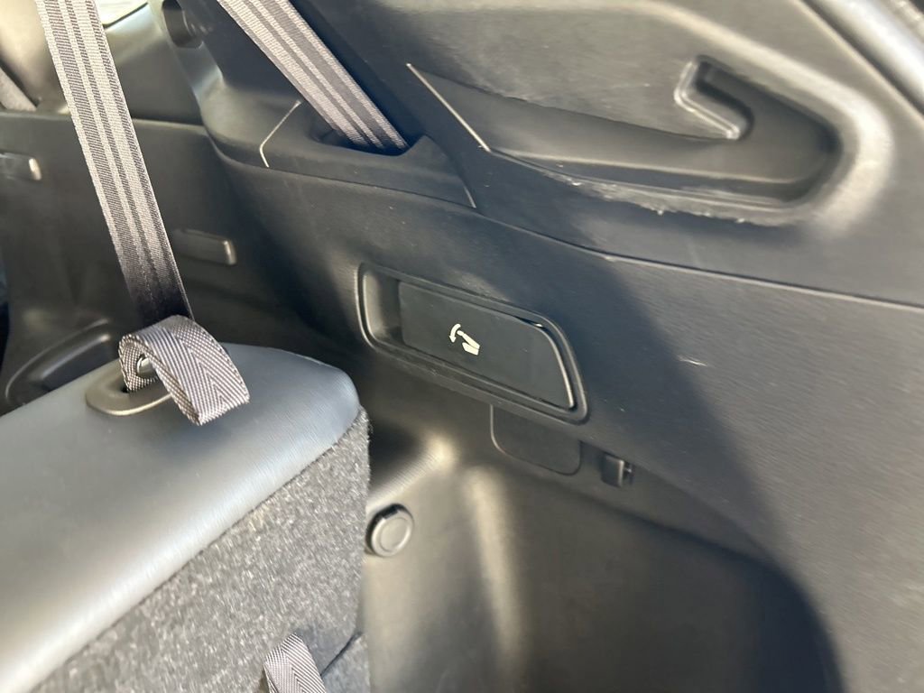 Used 2024 Mitsubishi Outlander SE image 38