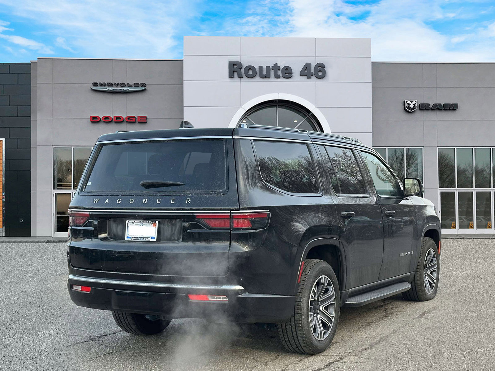 Used 2024 Jeep Wagoneer 4WD w/ Premium Group I image 5