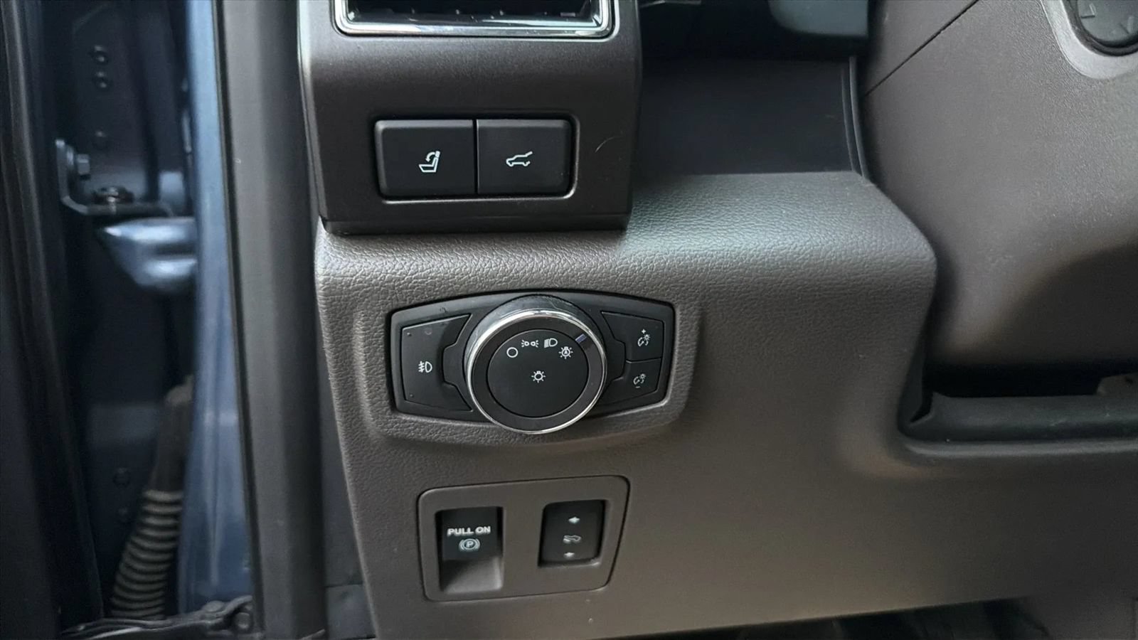 Used 2018 Ford Expedition Limited w/ Equipment Group 301A AWD/4WD image 21