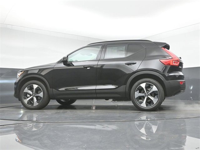 New 2026 Volvo XC40 B4 Plus w/ Protection Package Premier image 40