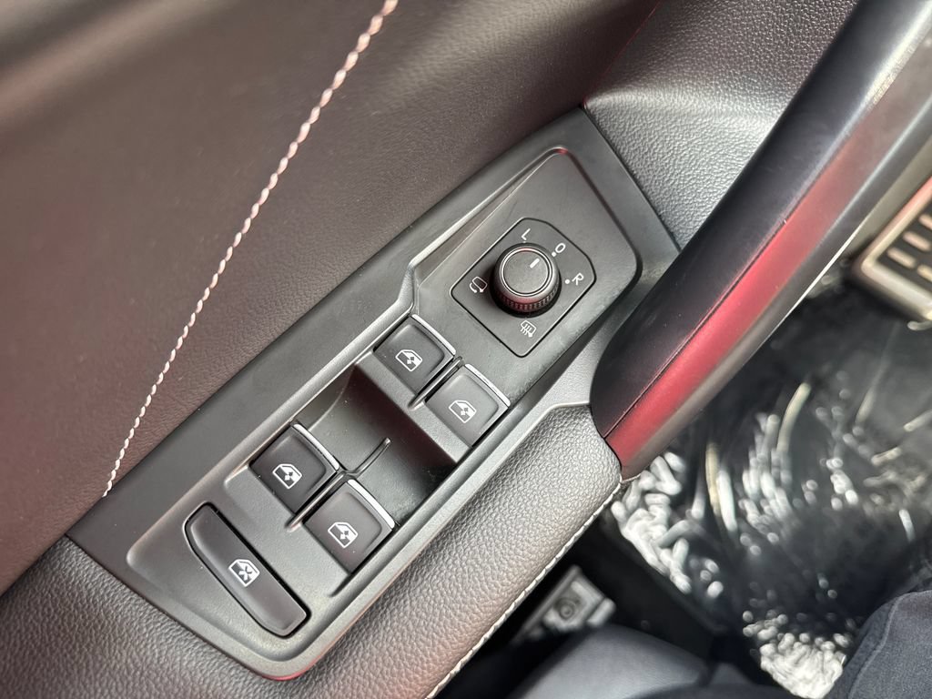Certified 2023 Volkswagen Tiguan SEL R-Line AWD/4WD image 11