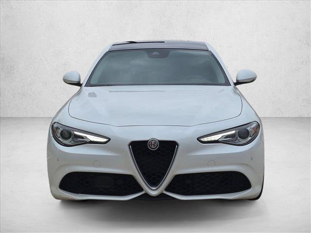 Used 2017 Alfa Romeo Giulia Ti w/ TI 19" Sport Package RWD video 2