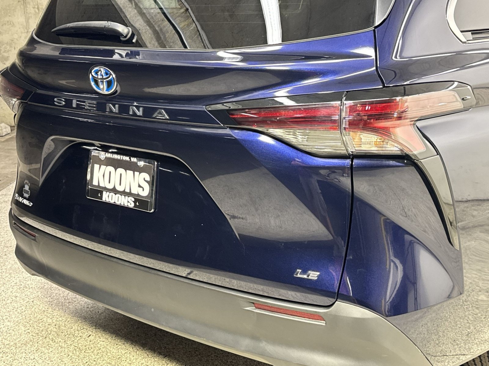 Used 2025 Toyota Sienna LE AWD/4WD image 39