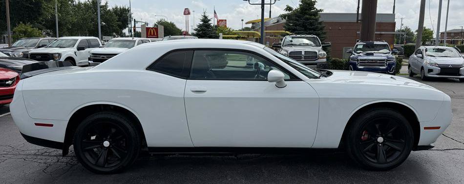 Used 2018 Dodge Challenger SXT RWD image 8