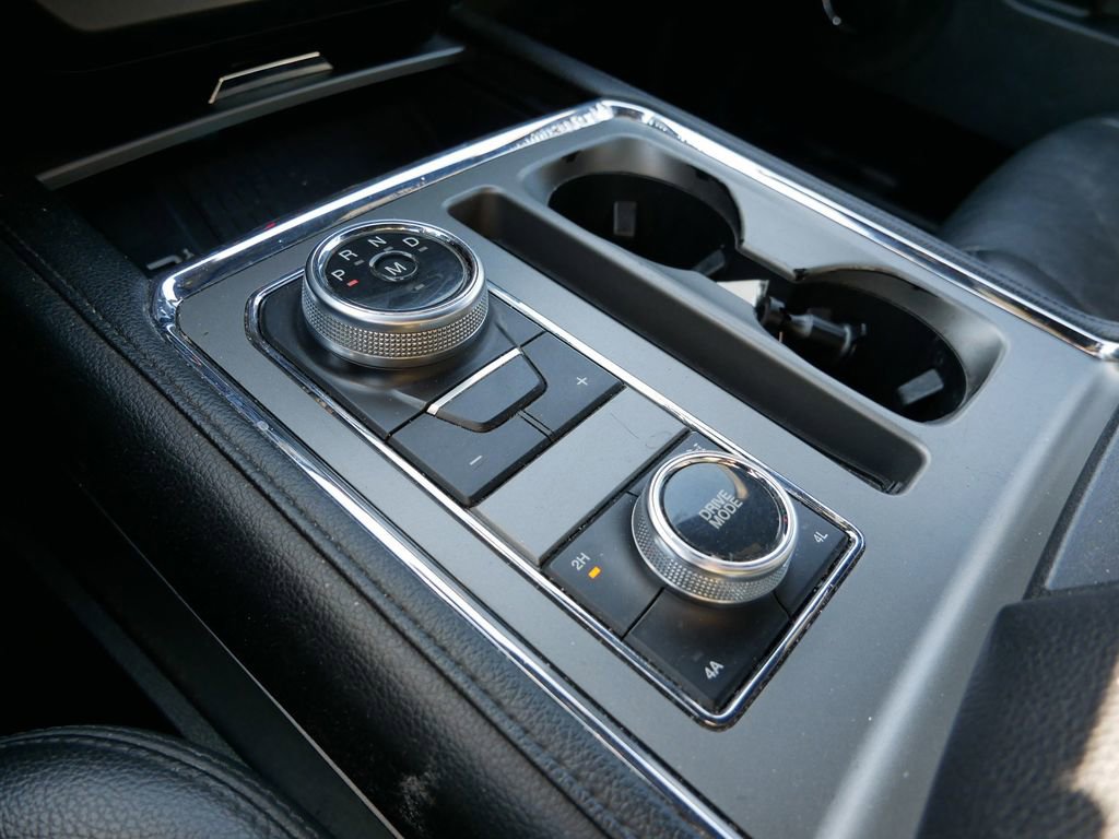 Used 2018 Ford Expedition Max XLT w/ Equipment Group 202A AWD/4WD image 28