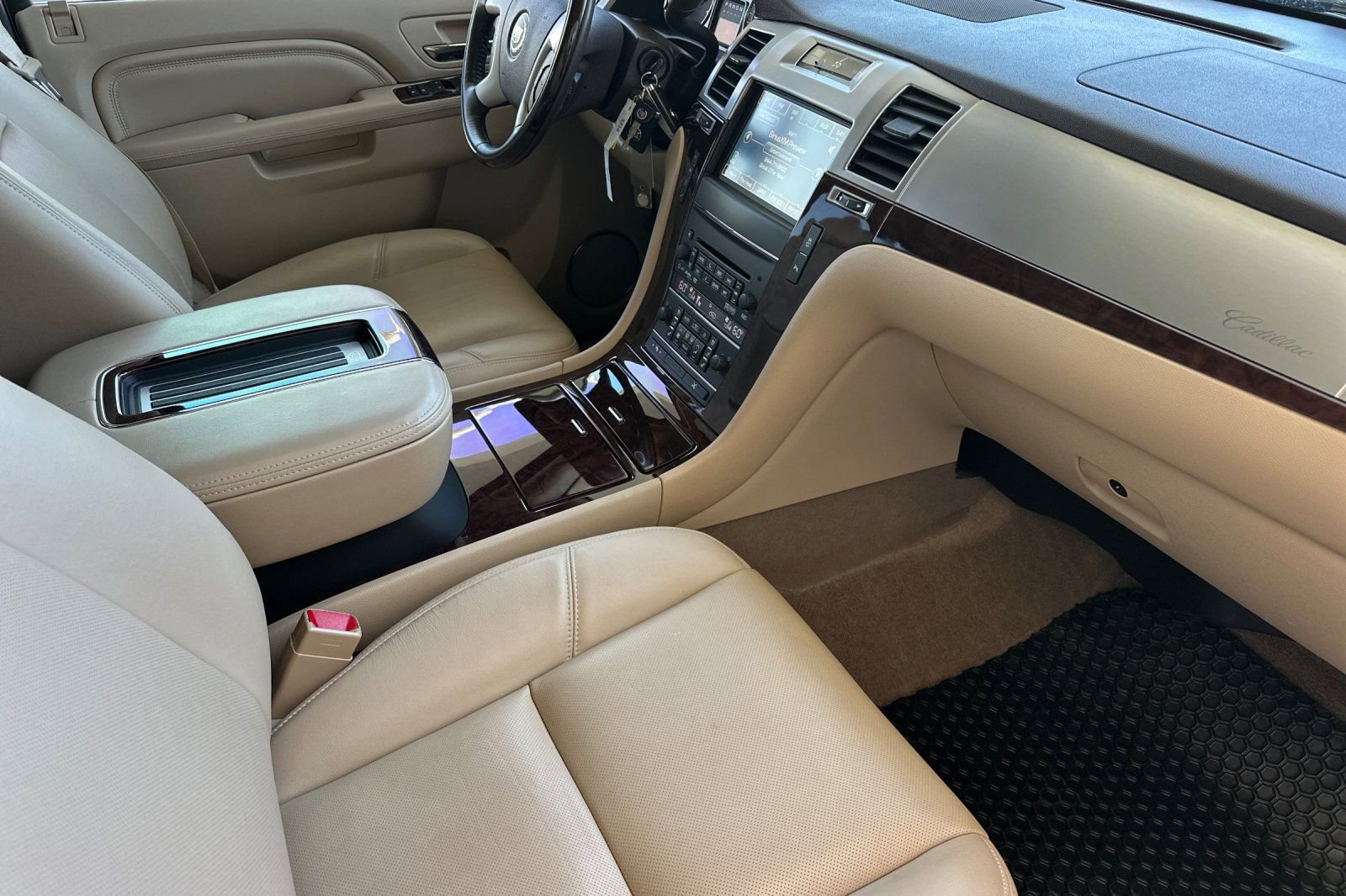 Used 2013 Cadillac Escalade Premium AWD/4WD image 21