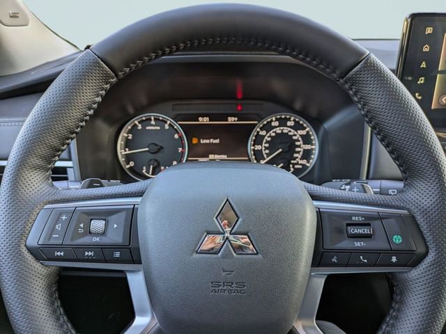 New 2026 Mitsubishi Outlander SE image 31