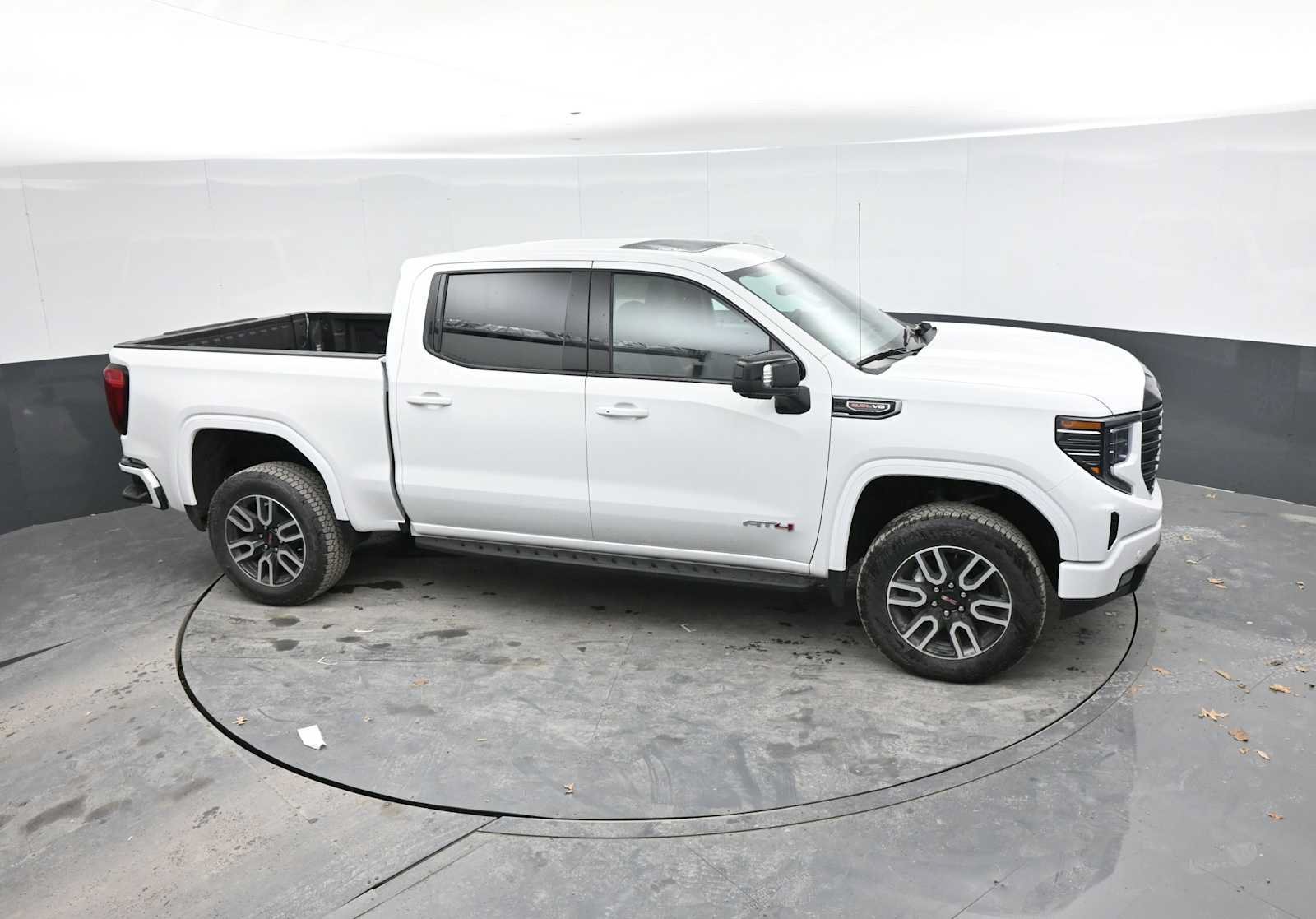 New 2026 GMC Sierra 1500 AT4 w/ AT4 Premium Package AWD/4WD image 32