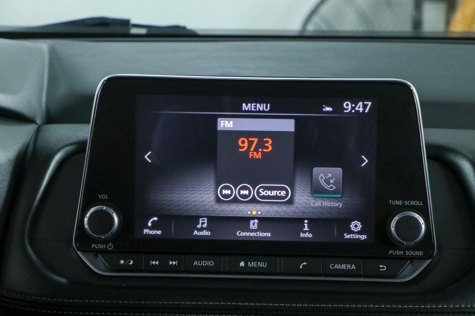Used 2024 Nissan Rogue SV FWD image 19