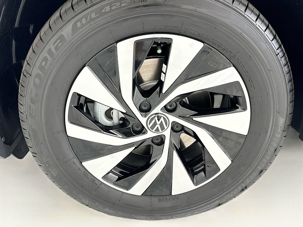 New 2026 Volkswagen Tiguan S FWD image 28