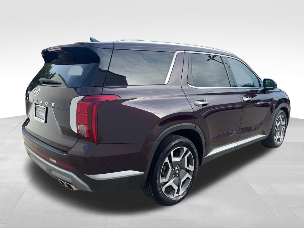 Used 2024 Hyundai Palisade SEL w/ Premium Package FWD image 5