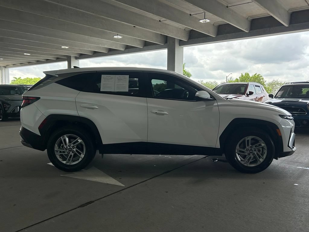 Used 2025 Hyundai Tucson SE FWD image 4