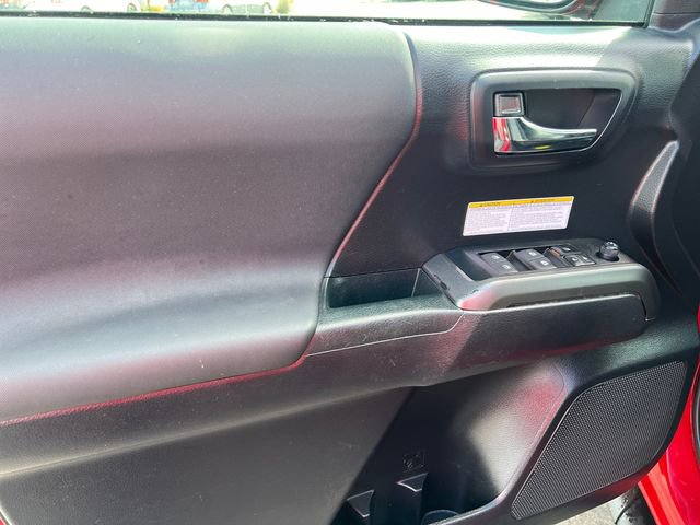 Certified 2020 Toyota Tacoma TRD Off-Road AWD/4WD image 13