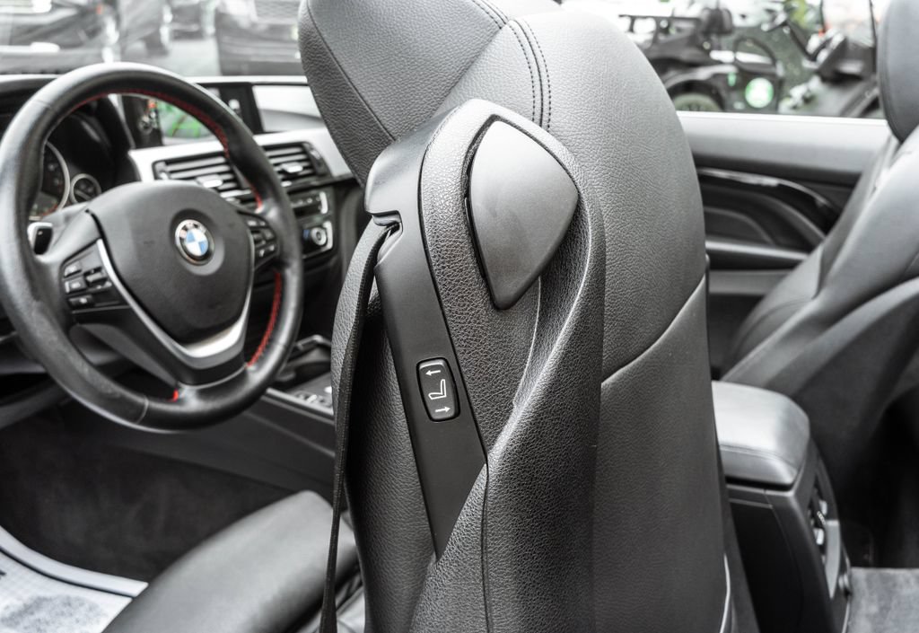 Used 2016 BMW 428i xDrive Convertible AWD/4WD image 27