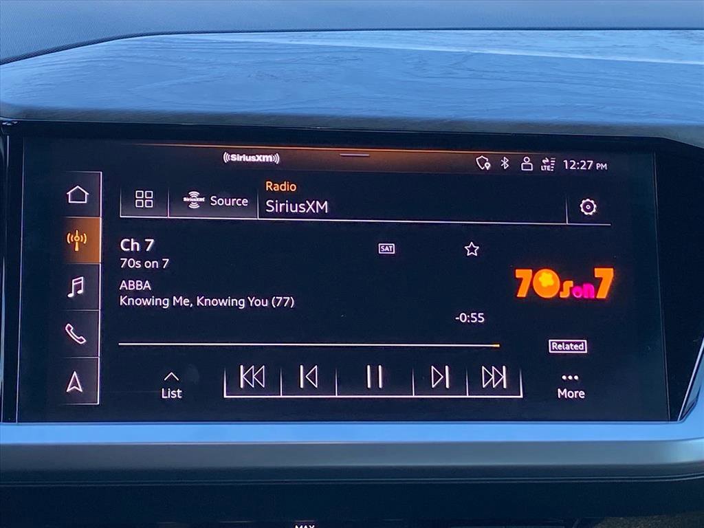 Used 2023 Audi Q4 e-tron Premium Plus w/ Premium Plus image 9