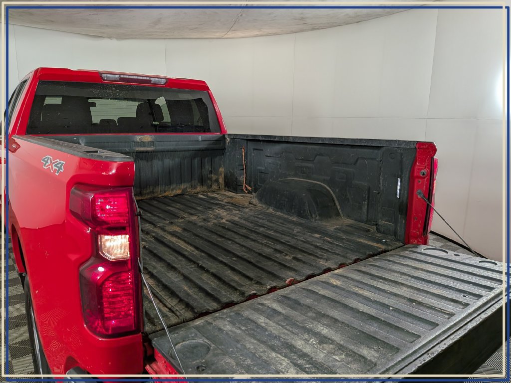 Used 2021 Chevrolet Silverado 1500 LT AWD/4WD image 9