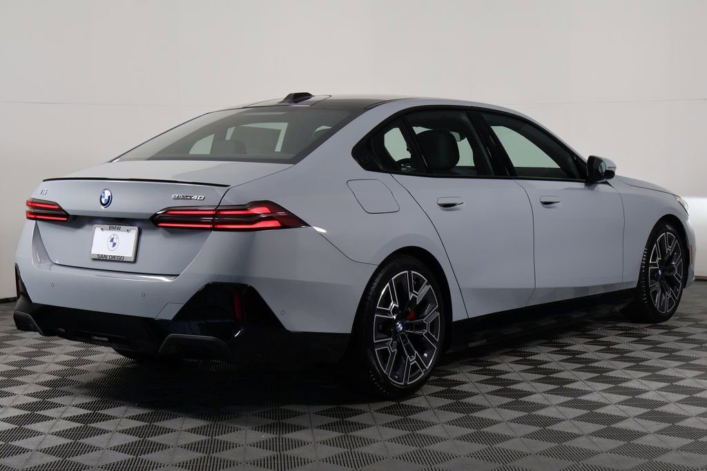 New 2026 BMW i5 eDrive40 w/ Executive Package image 2