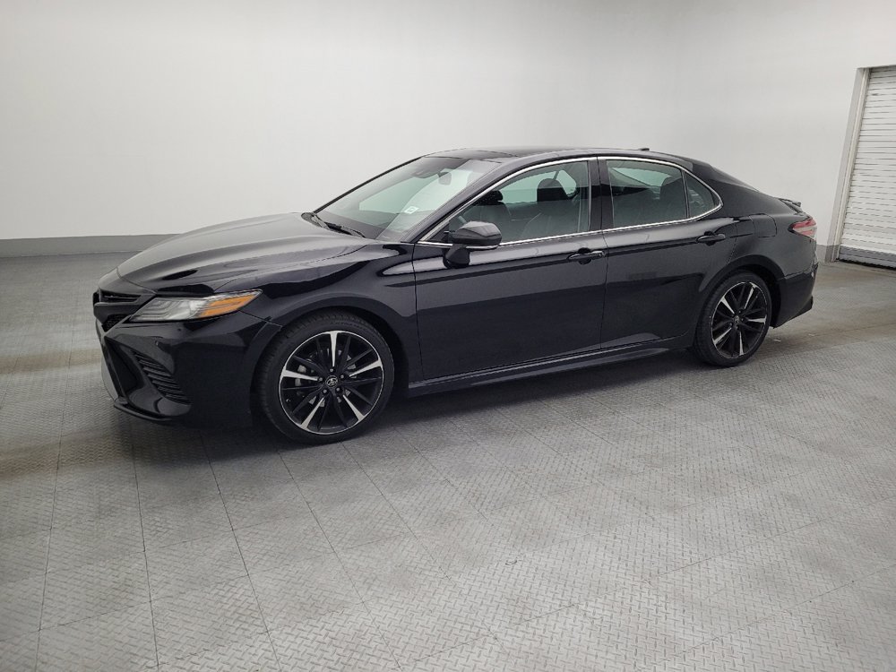 Used 2018 Toyota Camry XSE image 2