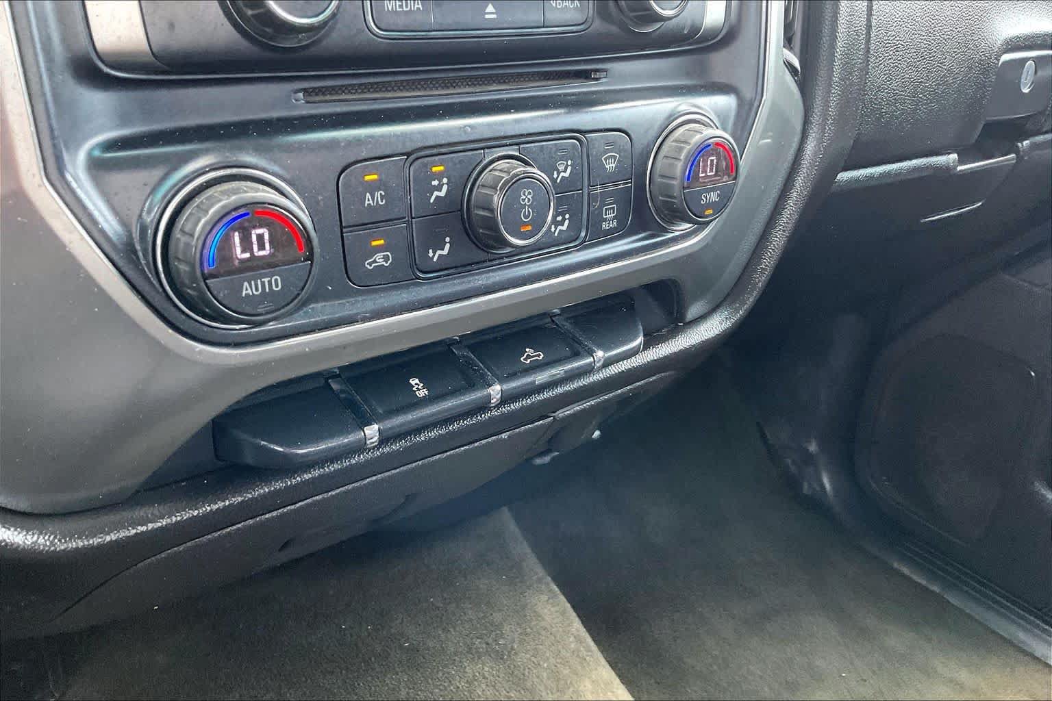 Used 2018 Chevrolet Silverado 1500 LT w/ Texas Edition RWD image 33