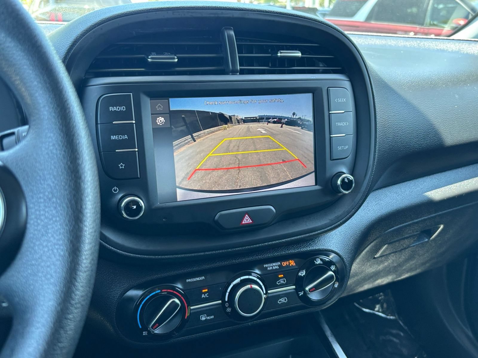 Used 2025 Kia Soul LX w/ LX Technology Package FWD image 24