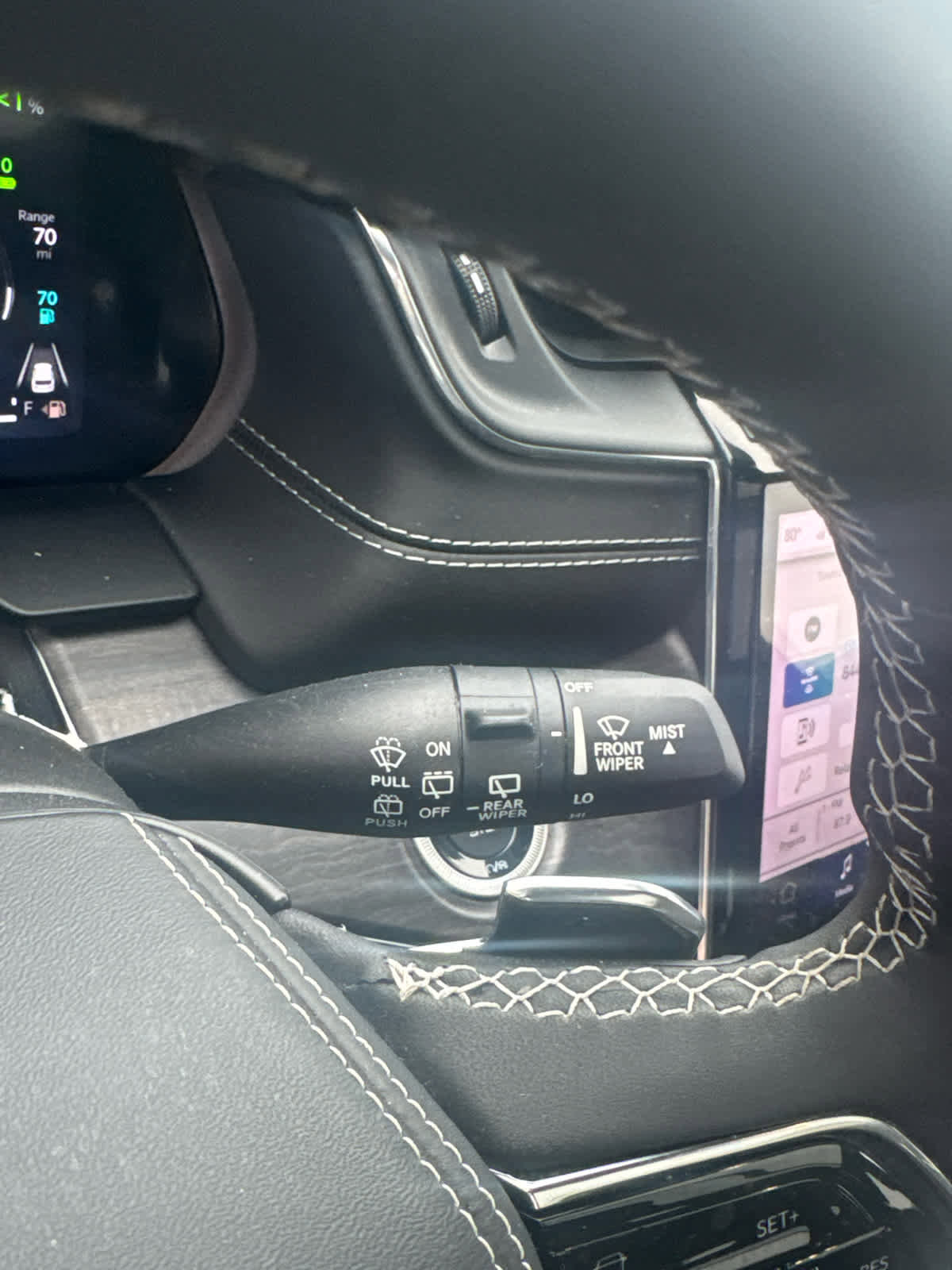 Used 2022 Jeep Grand Cherokee Overland w/ Luxury Tech Group IV image 17