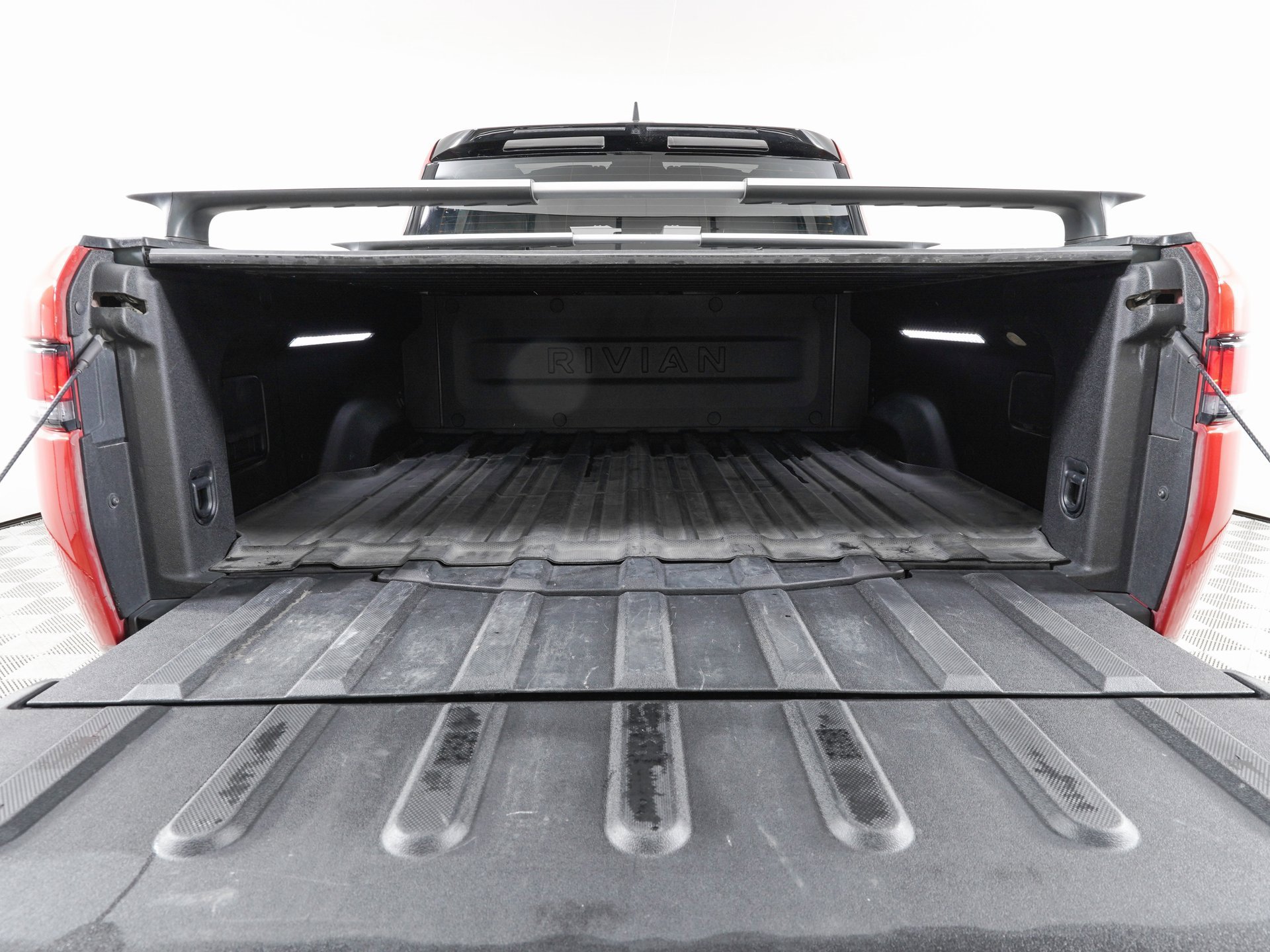 Used 2022 Rivian R1T Adventure image 7