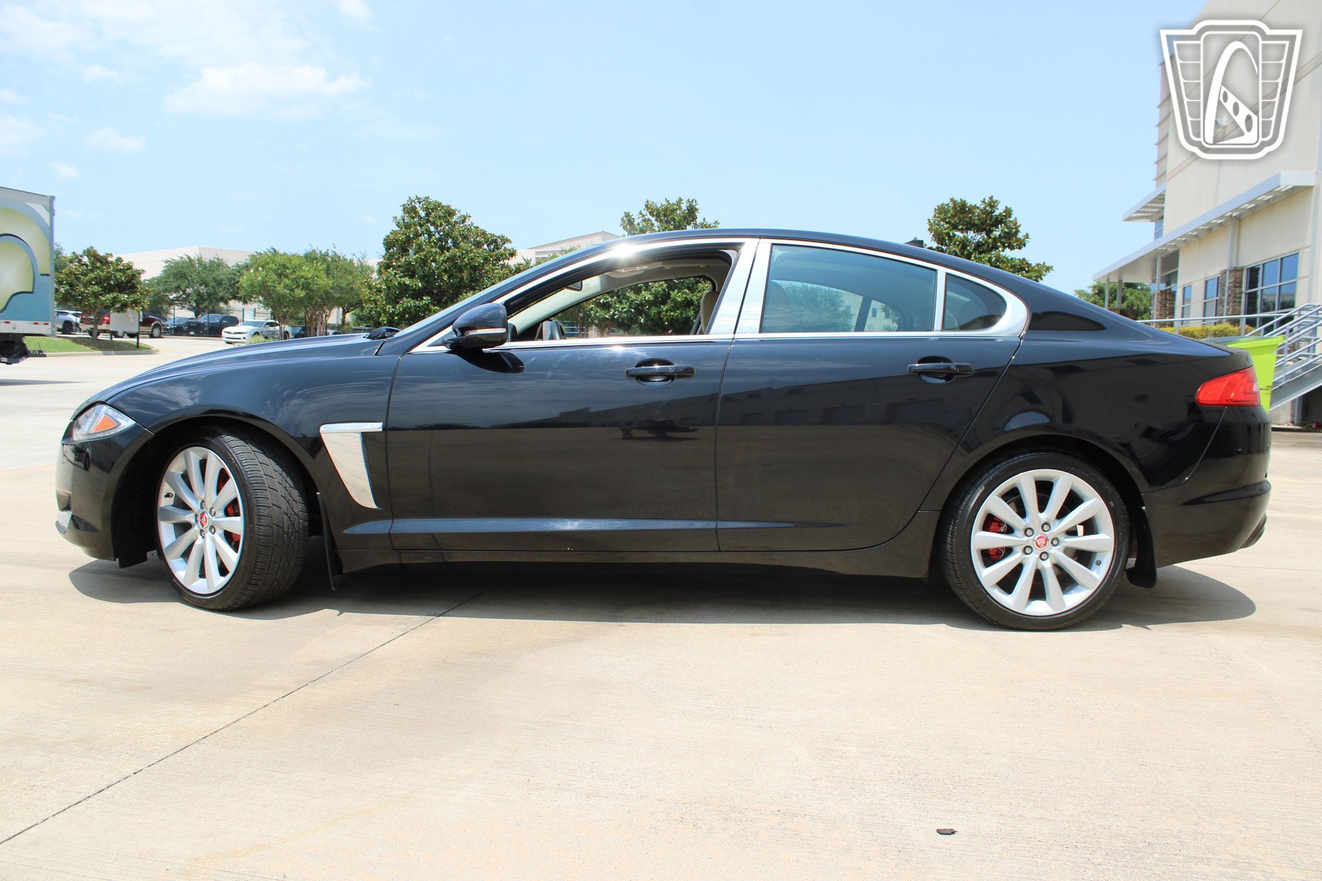 Used 2014 Jaguar XF 3.0 RWD image 23