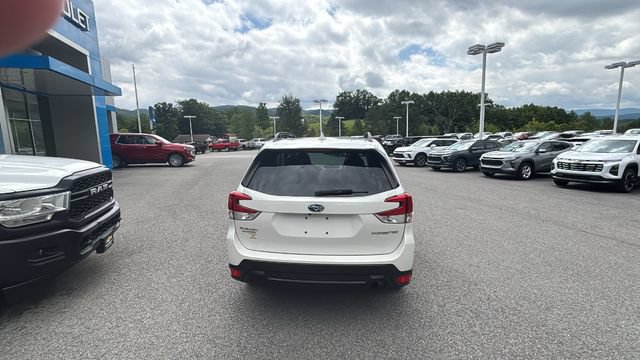 Used 2023 Subaru Forester Premium AWD/4WD image 5