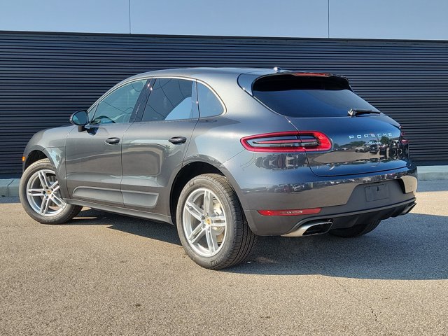 Certified 2017 Porsche Macan AWD/4WD image 3