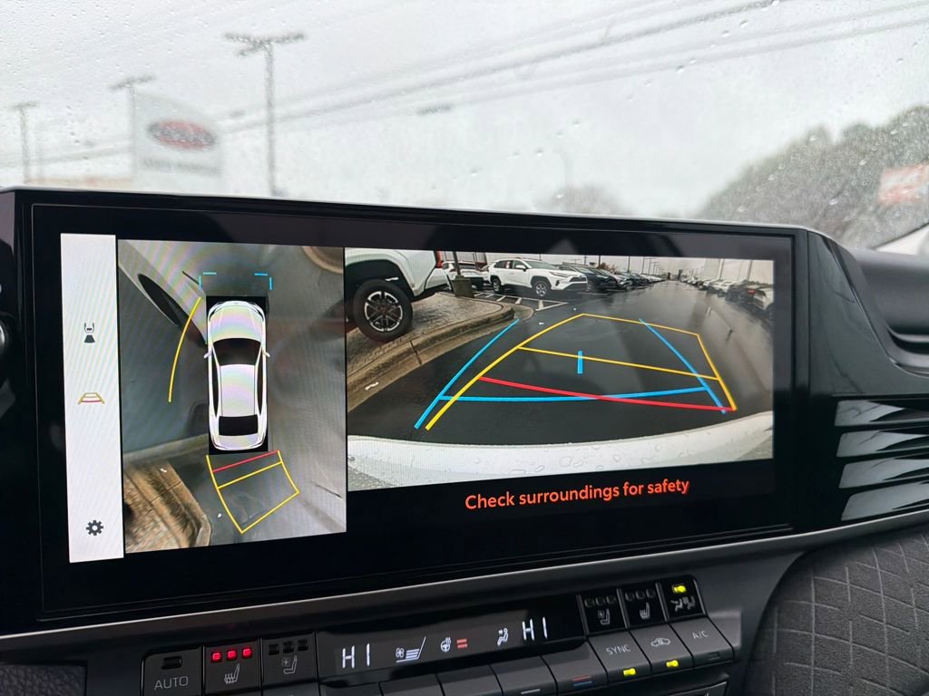 Used 2025 Toyota Camry XLE image 16