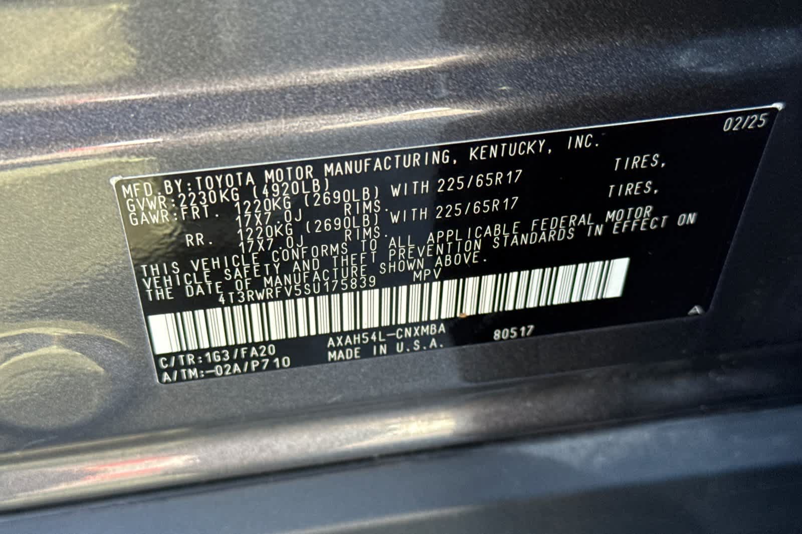 Used 2025 Toyota RAV4 XLE AWD/4WD image 28