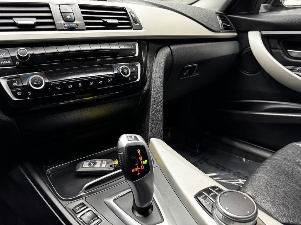 Used 2018 BMW 320i xDrive Sedan image 26