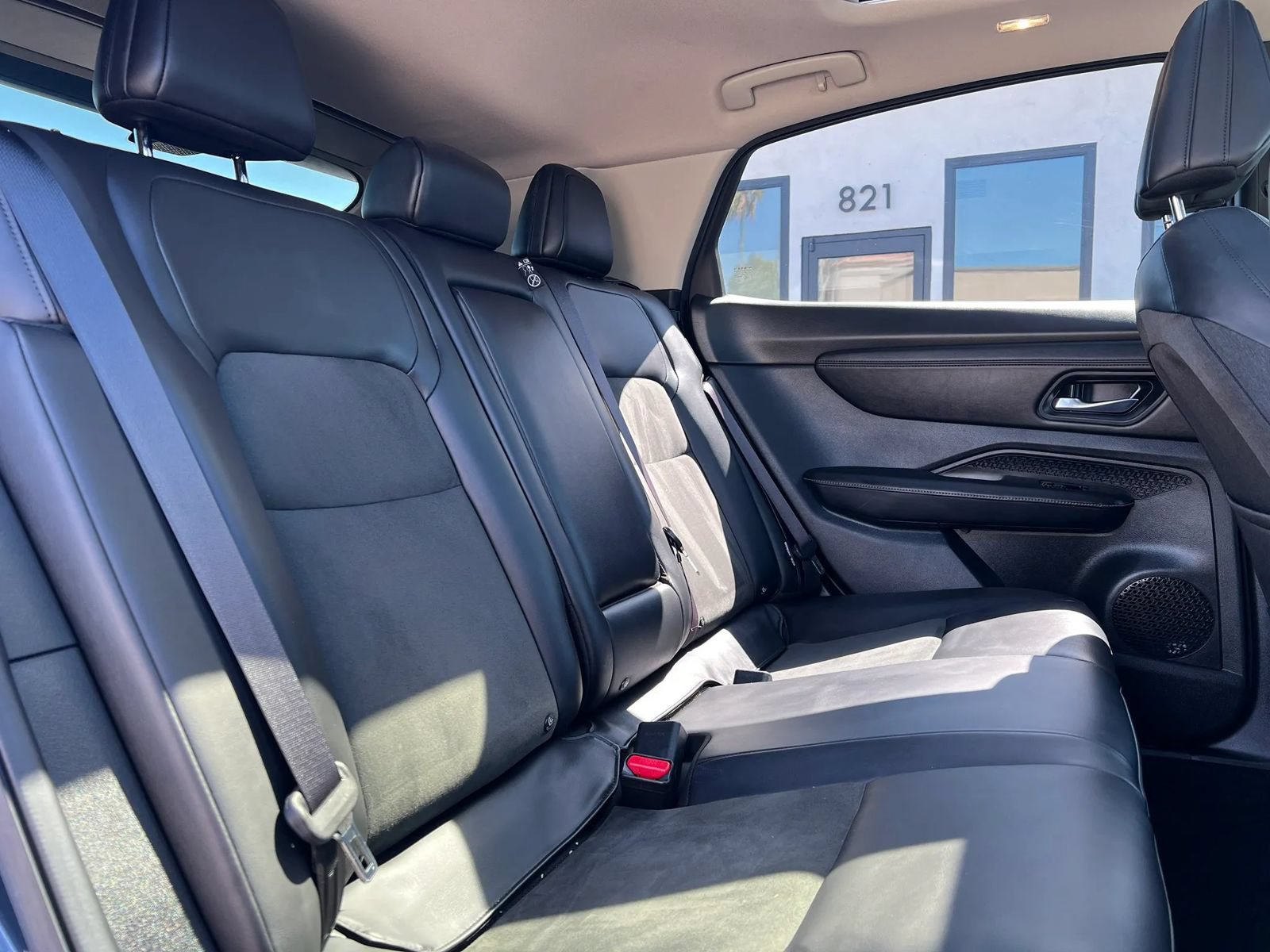 Used 2023 Nissan Ariya FWD image 34