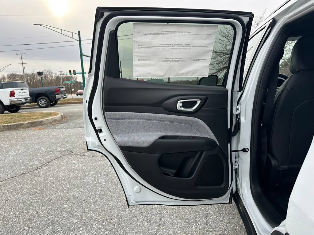 New 2026 Jeep Compass Latitude AWD/4WD image 11
