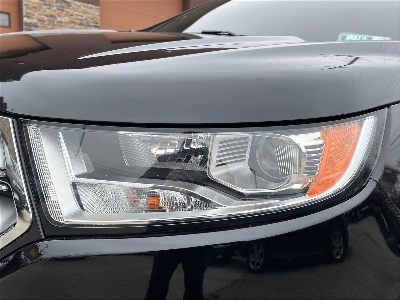 Used 2018 Ford Edge SE image 17