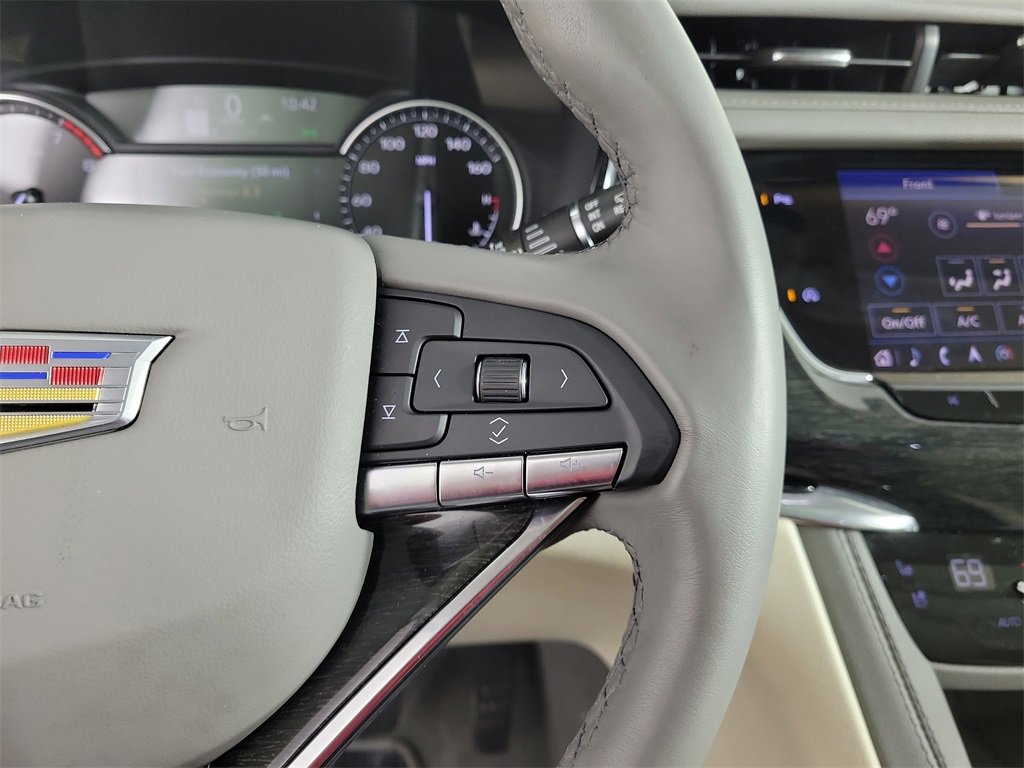 Certified 2023 Cadillac XT6 Premium Luxury image 24
