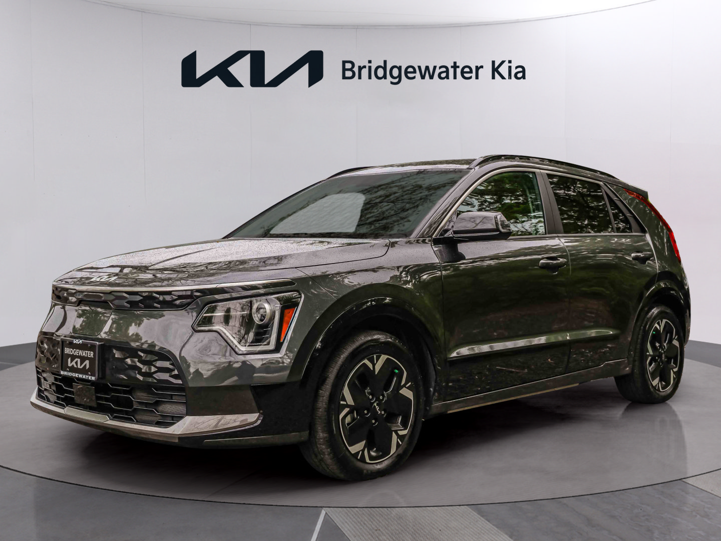 Certified 2025 Kia Niro Wind w/ Wind Preserve Package FWD image 3