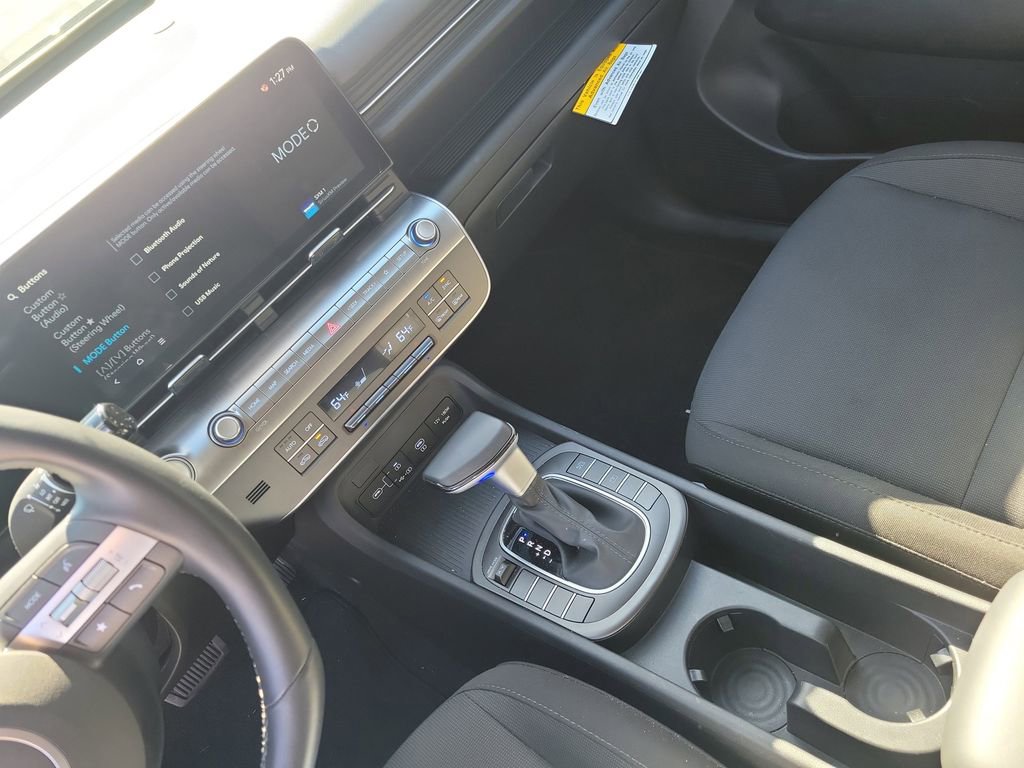 Used 2025 Hyundai Kona SEL image 30