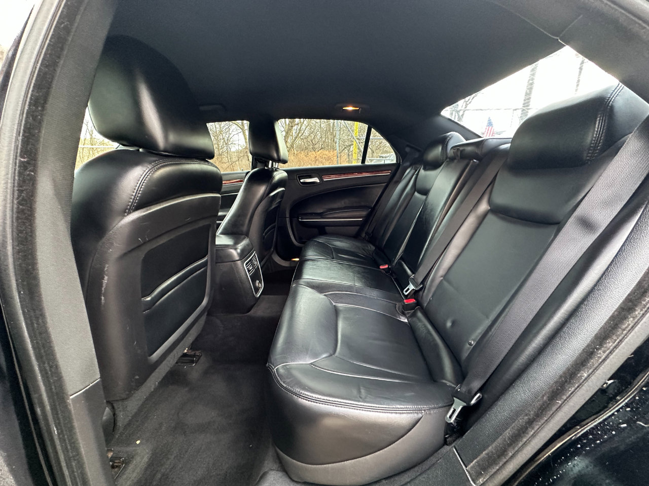 Used 2014 Chrysler 300 RWD image 27