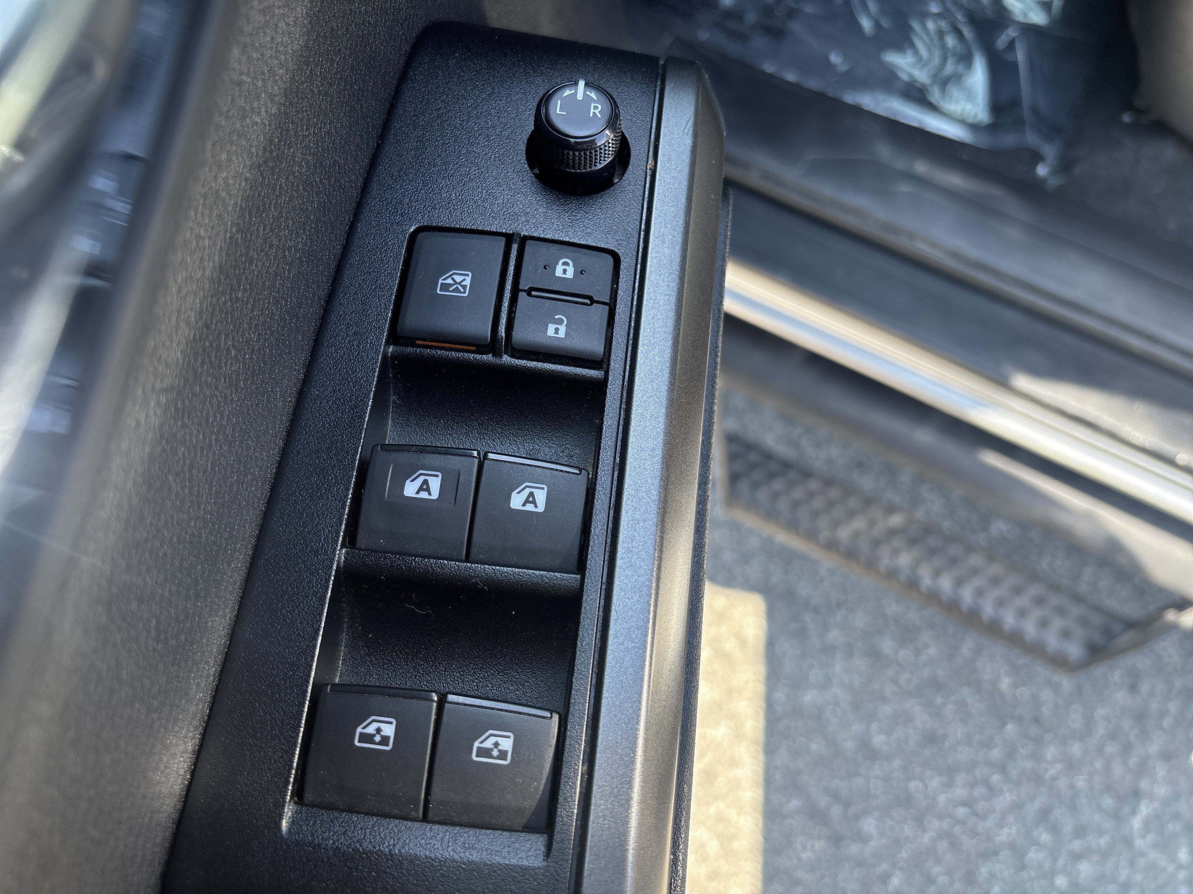 Used 2022 Toyota Tacoma TRD Sport AWD/4WD image 47