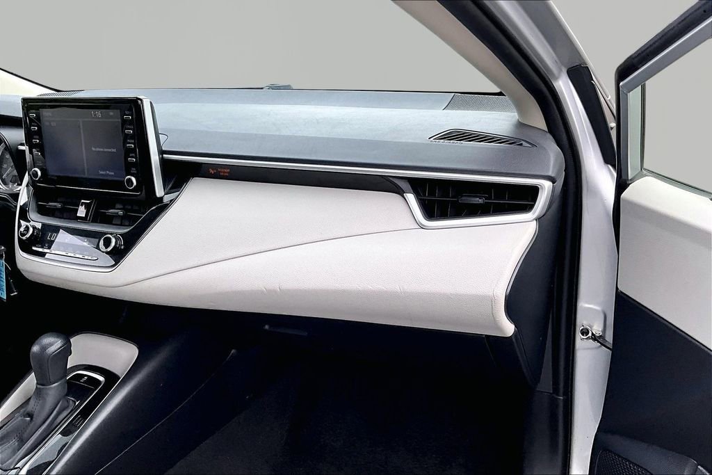 Used 2020 Toyota Corolla LE FWD image 18