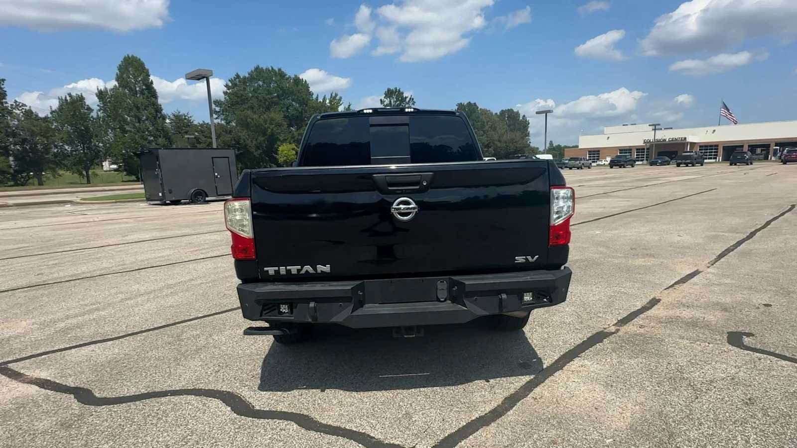 Used 2021 Nissan Titan SV w/ SV Convenience Package RWD image 7