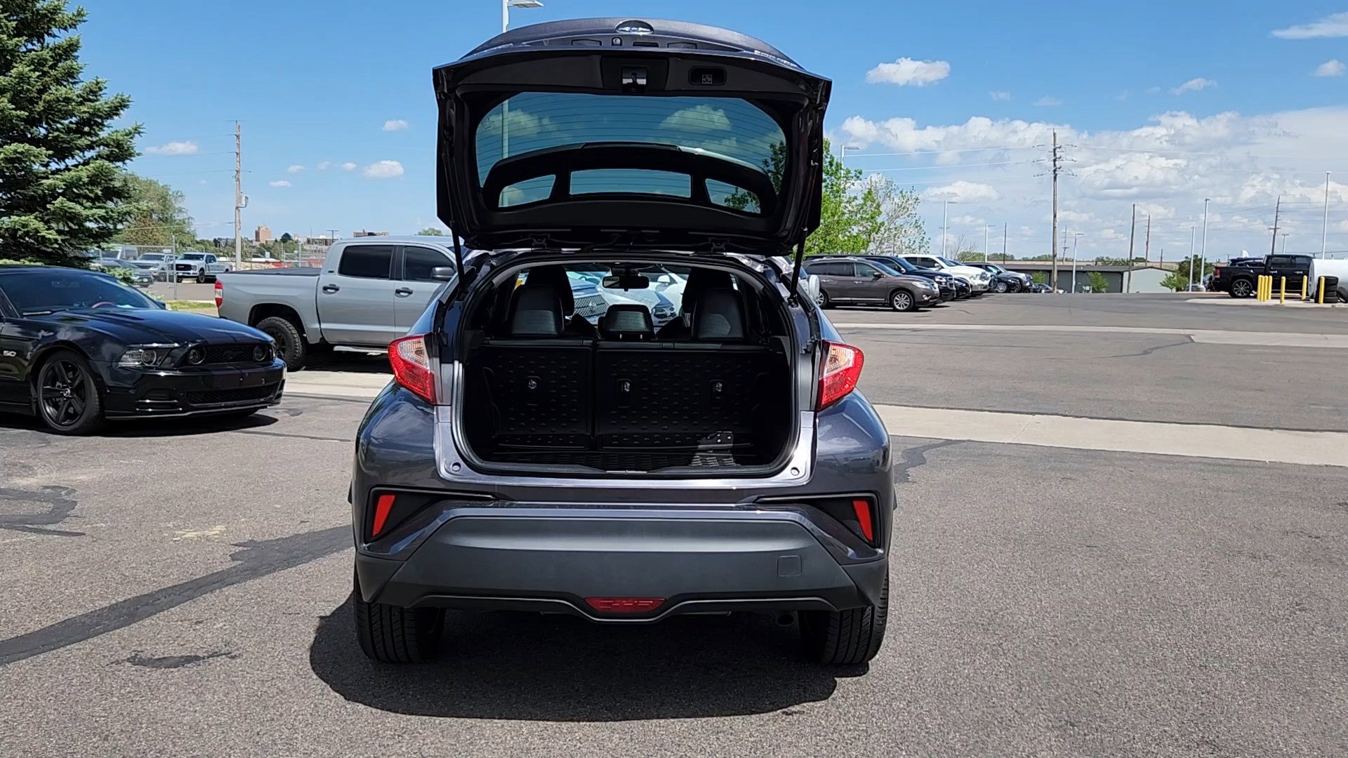 Used 2020 Toyota C-HR Limited FWD image 18