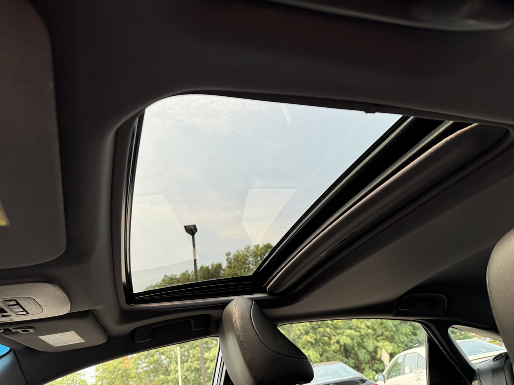 Used 2019 Toyota Avalon XLE w/ Moonroof Package FWD image 19