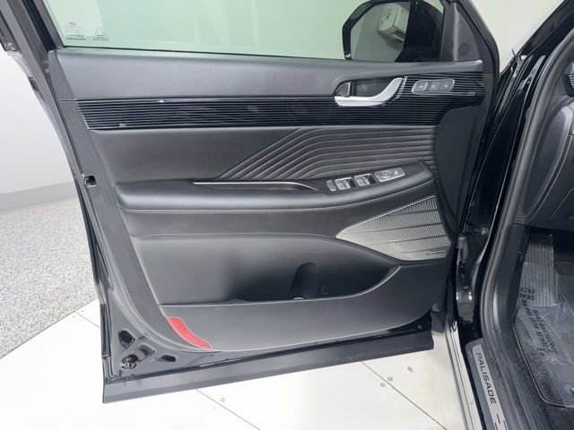 Used 2025 Hyundai Palisade Calligraphy image 13