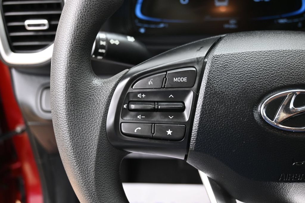 Used 2025 Hyundai Venue SE FWD image 18