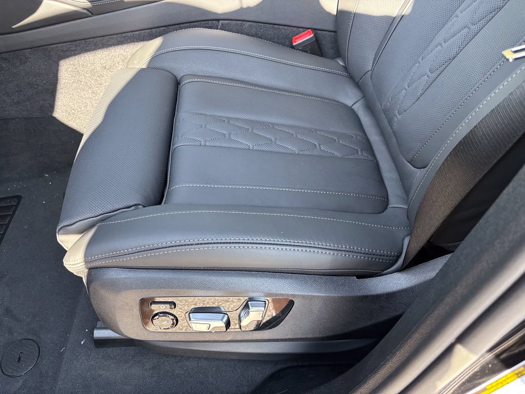 New 2027 BMW X6 xDrive40i AWD/4WD image 18