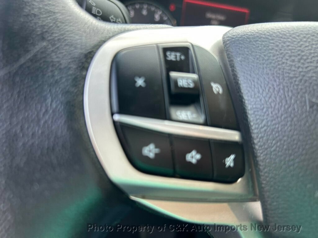 Used 2022 Ford Explorer XLT AWD/4WD image 46